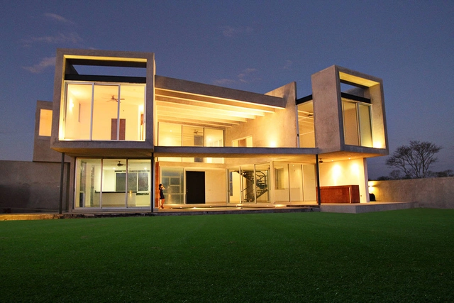 FI House / Punto Arquitectónico - 独立住宅