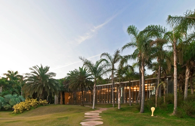 Oiticica Restaurant / Rizoma Arquitetura - Restaurant, Garden, Arch