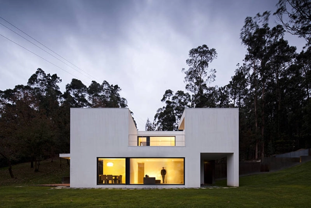Private House In Barcelos / Rui Grazina - Houses, Facade, Door
