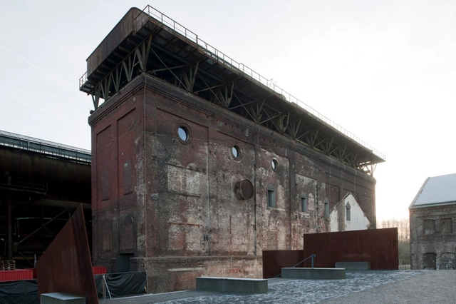 蒸汽排放屋 / Heinrich Böll Architect - 演艺建筑