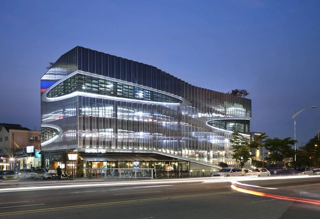 Herma Parking Building / JOHO Architecture - 停车场
