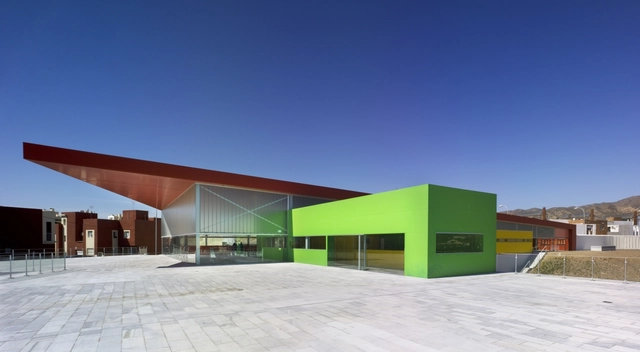 “Los Almendros” Social Center / Ferrer Arquitectos - Learning, Facade, Door