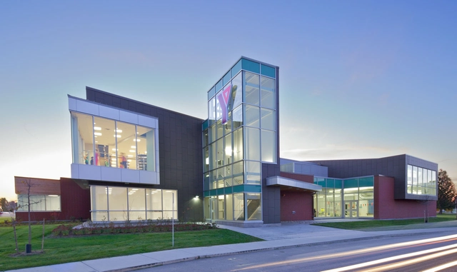 Chatham-Kent 青年会（YMCA） /Tillmann Ruth Robinson Architects - 娱乐训练场馆