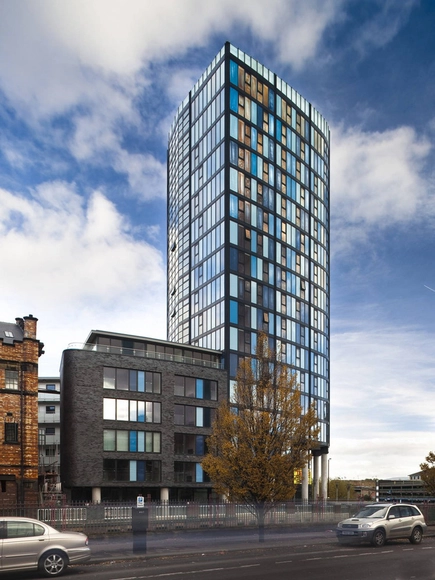 iQuarter办公楼 / Cartwright Pickard Architects - 公共机构设施