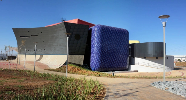 索韦托剧院 / Afritects - 剧院