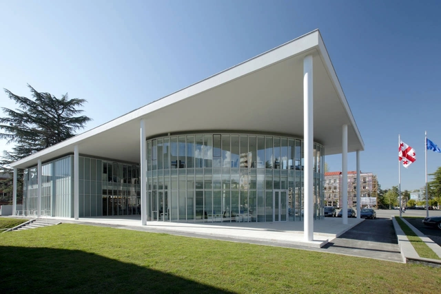 Ministry of Justice / Architects of Invention - 公共机构设施