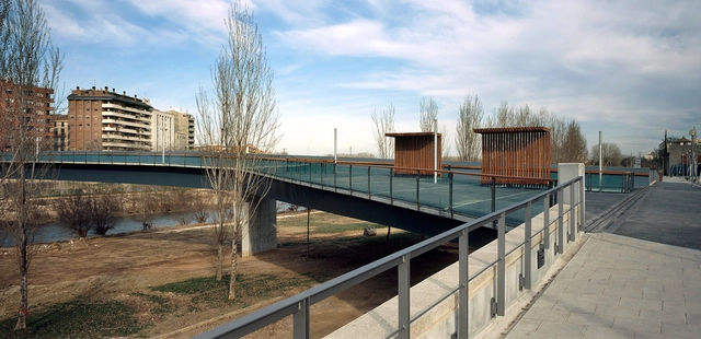 塞格雷河上的人行天桥 / Ravetllat Ribas Architects - 人行桥