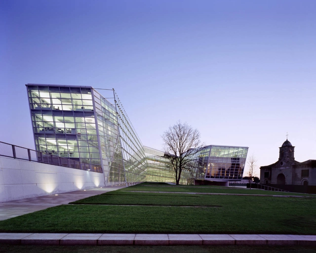 Aras Chill Dara / Heneghan Peng Architects - Institutional Buildings, Garden, Facade, Stairs