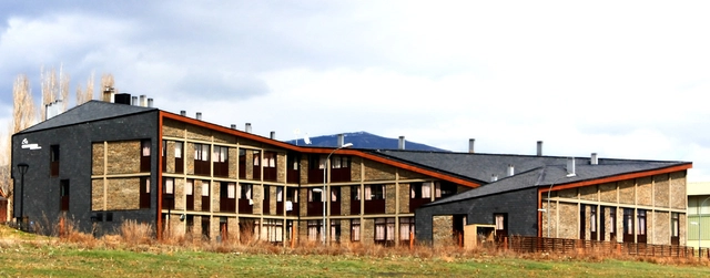 体育公寓 - 校园的Cerdanya / + MMASS Architects - 集合住宅