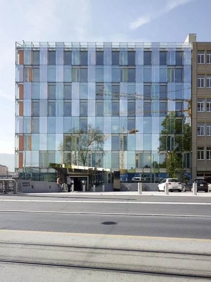 Avenue de France Administrative Building / Group8 - Office Buildings