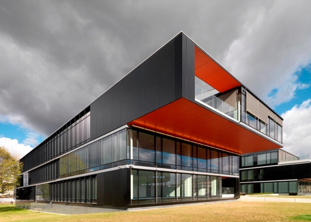 Pol-Aqua公司总部 / Hermanowicz Rewski Architekci - 办公设施