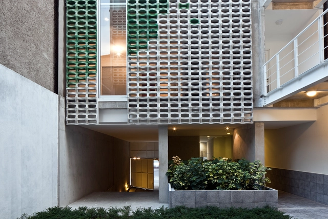 Colima 251 / TAE Arquitectos - Apartamentos, Patio interior, Fachada, Pilares, Escaleras