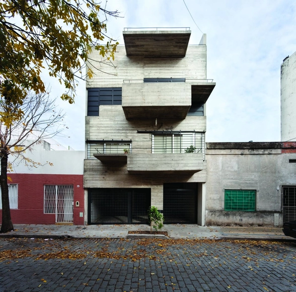 Edificio Demaría / Monoblock + Estudio Nómade - Casas, Fachada, Escaleras, Puerta