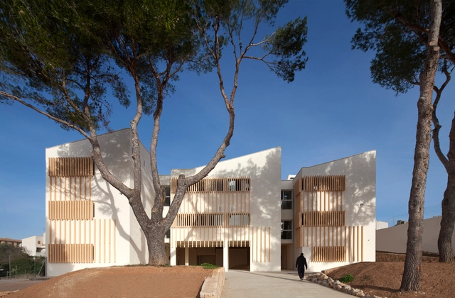 Ep Es Cremat / Duch Pizá Architects - 中小学校