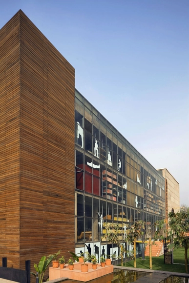 c - 28 c / Archohm - Office Buildings, Facade