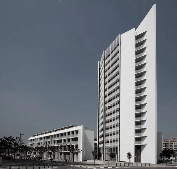 Parc 中心社区住房建筑 / OAB + Peñín Architects - 社会住房