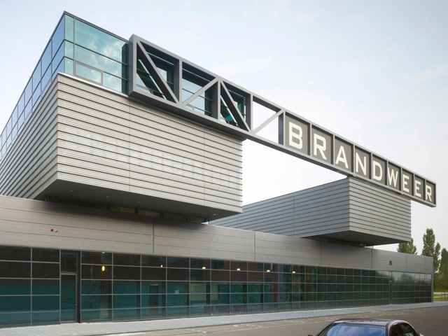  Dordrecht消防站 / René van Zuuk Architekten - 消防站