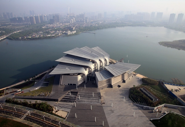 Gran Teatro de Wuxi / PES-Architects - Teatro