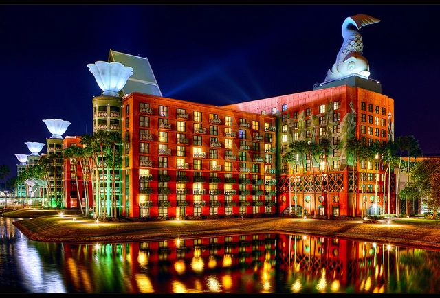 AD Classics: Walt Disney World Swan and Dolphin Resort / Michael Graves - Hotels, Facade, Cityscape