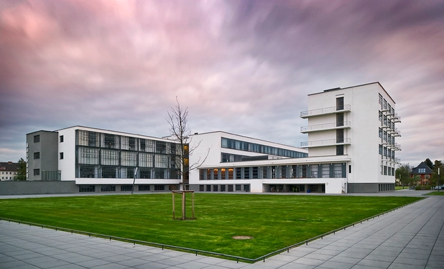 Clássicos da Arquitetura: Bauhaus Dessau / Walter Gropius - Escolas