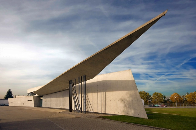 Clássicos da Arquitetura: Estação do Corpo de Bombeiros de Vitra / Zaha Hadid Architects - Quartel Do Corpo De Bombeiros
