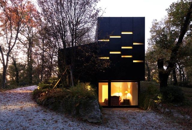 Guest House / Enrico Iascone Architetti - Houses, Facade, Lighting, Forest