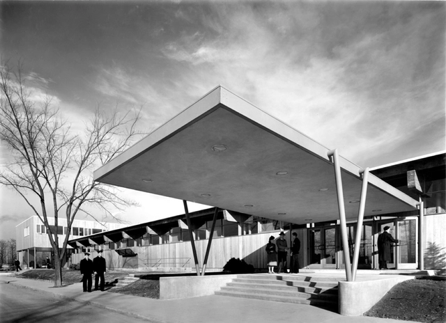 AD Classics: AD Classics: Great Lakes Naval Training Center, Hostess House / SOM - Recreation & Training, Facade