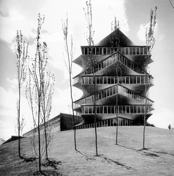 AD 经典：霍尔瓦实验大楼‘宝塔’ The Pagoda / Miguel Fisac - 公共机构设施