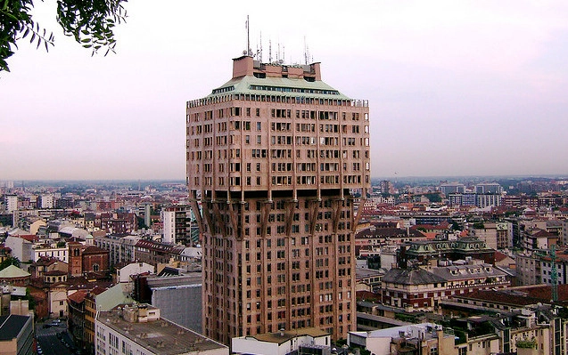 AD Classics: Torre Velasca / BBPR - Offices, Facade, Cityscape
