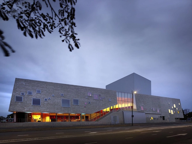 Schouwburg Amphion / Mecanoo - Teatro