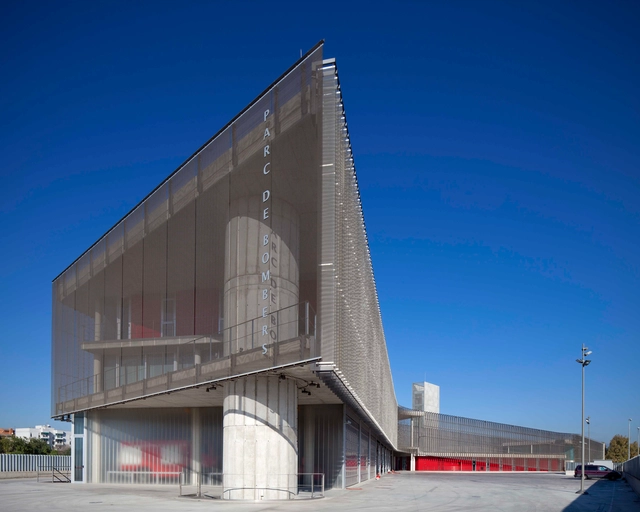 马洛卡中央消防局 / Jordi Herrero Arquitecto - 消防站
