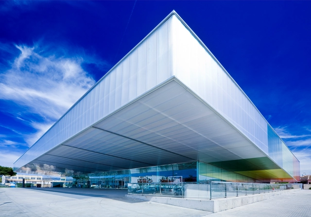 Polideportivo en Sa Indiotería / Jordi Herrero & Sebastián Escanellas - Sports Field, Facade