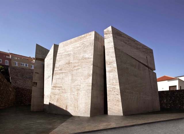 圣救世主 / Menis Arquitectos - 社区中心