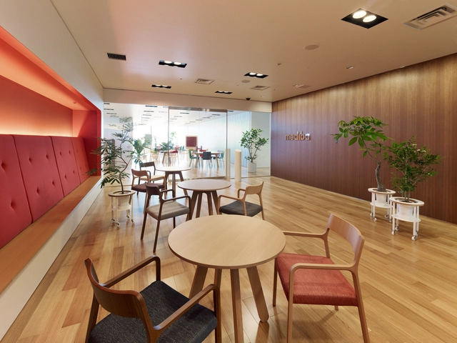 Mediba Creative Farm / Torafu Architects - Offices, Table, Chair, Lighting