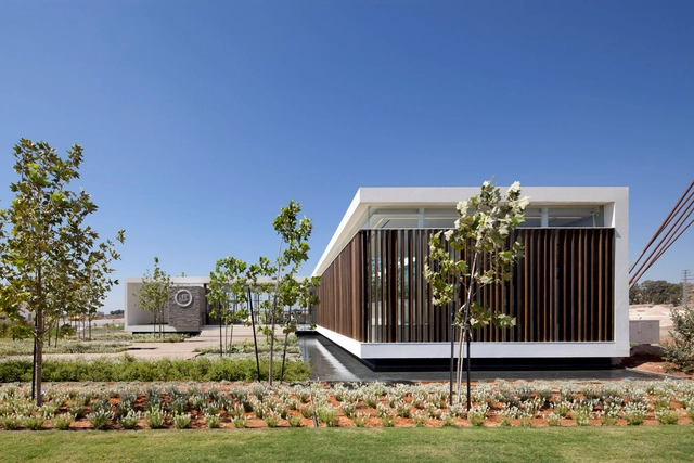 Pavilion 2012 / Pitsou kedem architects - 商业建筑