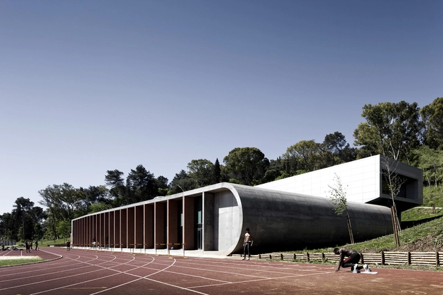 Jamor 高性能体育中心 / Espaço Cidade Arquitectos - 运动场地