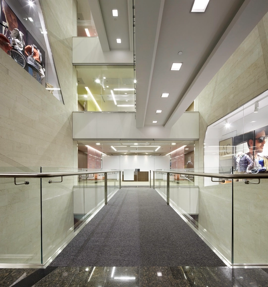Torre Empresarial Arturo Calle / Entornos Productivos - Interiores De Oficina, Barandas, Escaleras, Iluminación