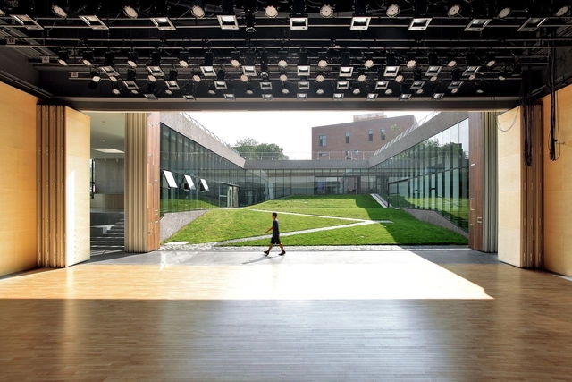 Gehua Youth and Cultural Center / Open Architecture - Library, Courtyard, Facade, Door