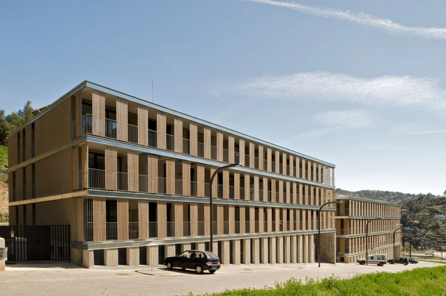 Torrelles de Llobregat的48住宅建设项目 / BB Arquitectes - 社会住宅