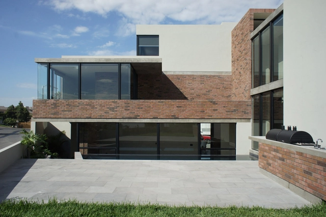 HDJ65 / T38 Studio - Casas, Patio interior, Fachada