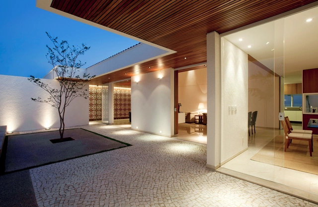 Gedda House / Mustafá Bucar Arquitetura - Houses Interiors, Door, Facade, Beam, Chair