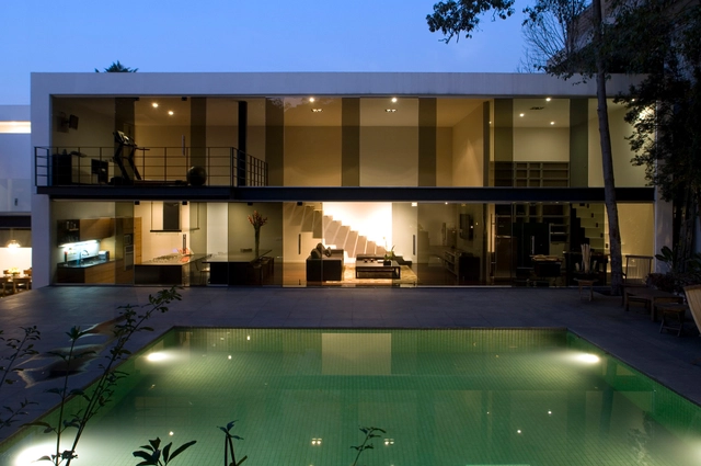 Casa Lomas de Chapultepec / Paola Calzada Arquitectos - Renovación, Patio interior, Fachada, Puerta