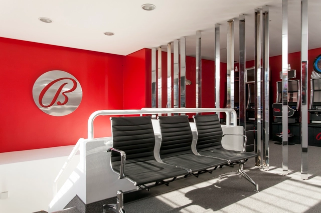 Bally Technologies / Mestizo - Interiores De Oficina, Fachada, Iluminación, Sillas