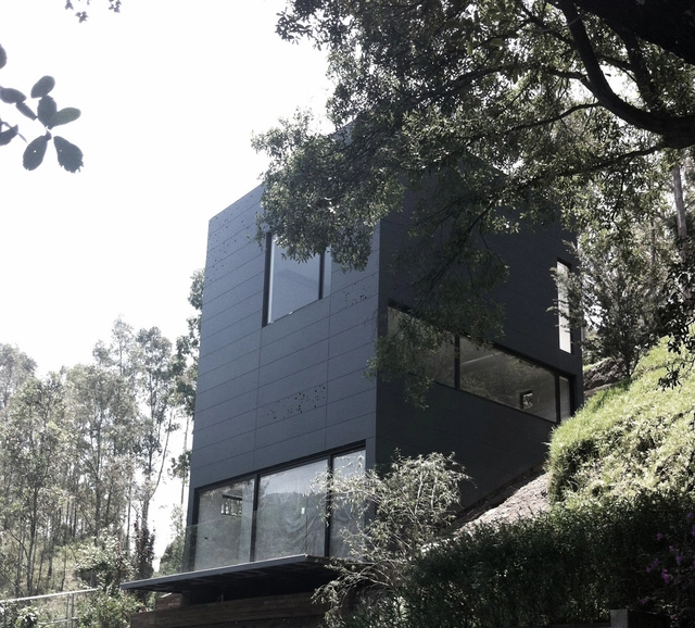 En Construcción: Casa Alta / AS/D Asociación de Diseño - Casas, Fachada, Bosque