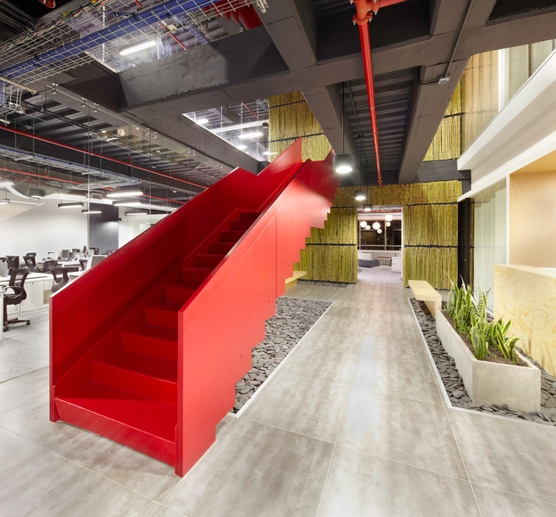 Oficinas JWT / AEI Arquitectura e Interiores - Interiores De Oficina, Escaleras, Barandas