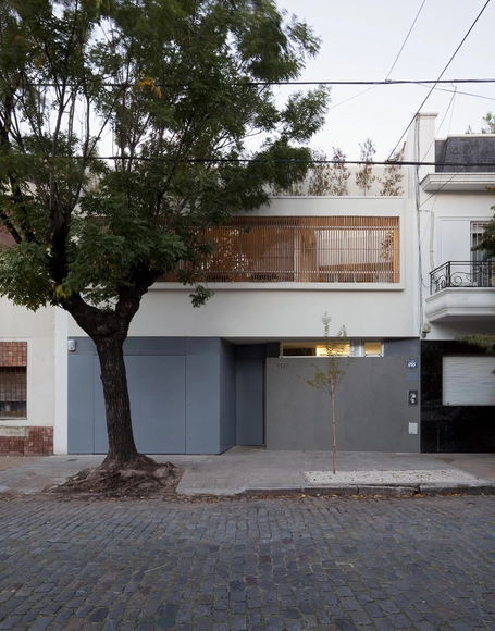 Casa Colegiales / Hauser Oficina de Arquitectura - Casas, Fachada, Puerta