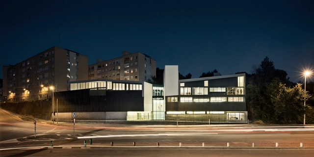 El Pinar / Roldán + Berengué - 文化建筑