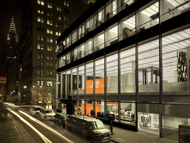 Joe Fresh New York flagship / Burdifilek - Store, Facade, Cityscape
