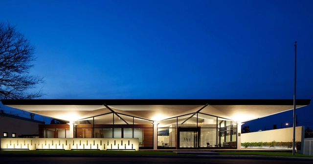 Ocasa / JENDRETZKI - Offices, Door, Facade