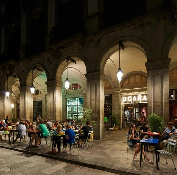 Ocaña Bar and Club in Barcelona / Ocaña - Restaurants & Bars, Arcade, Arch, Column, Chair, Table